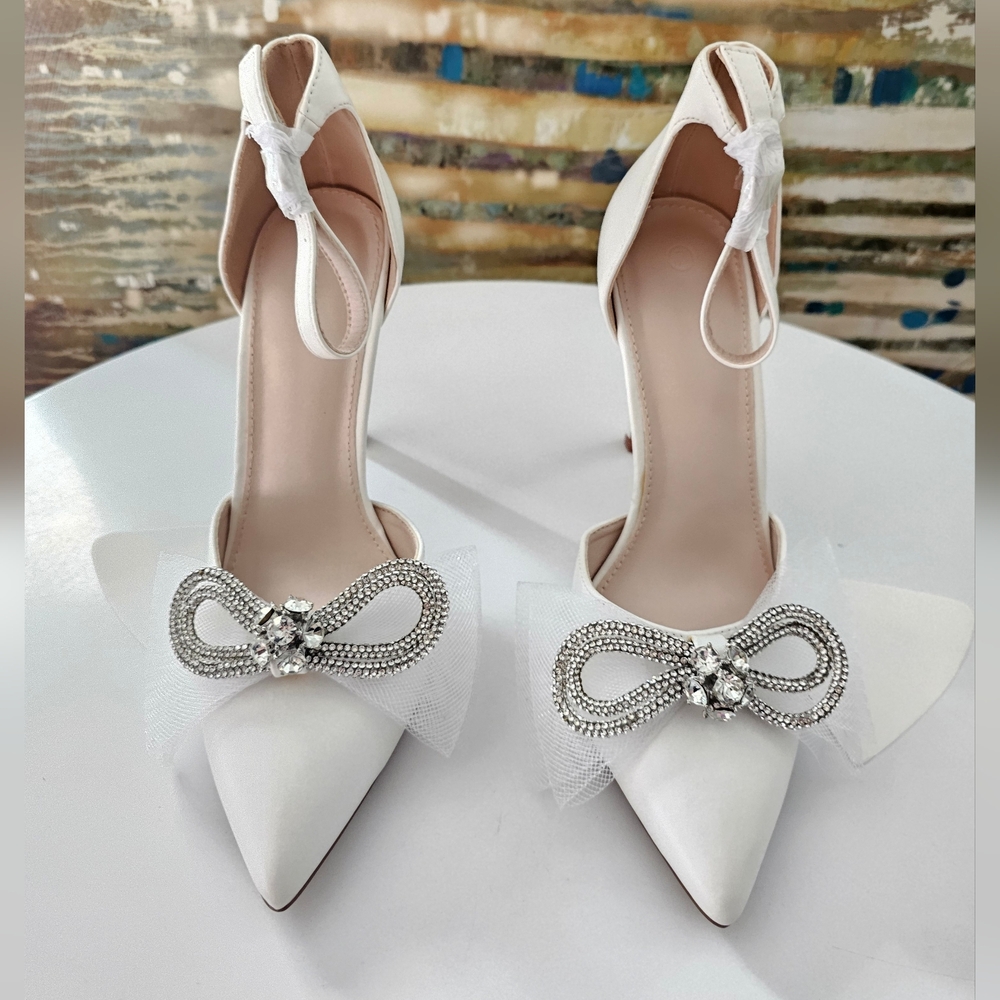 White Rhinestone Bow Pointed Toe Ankle Strap Heels Size 7 Wedding Bridal Formal